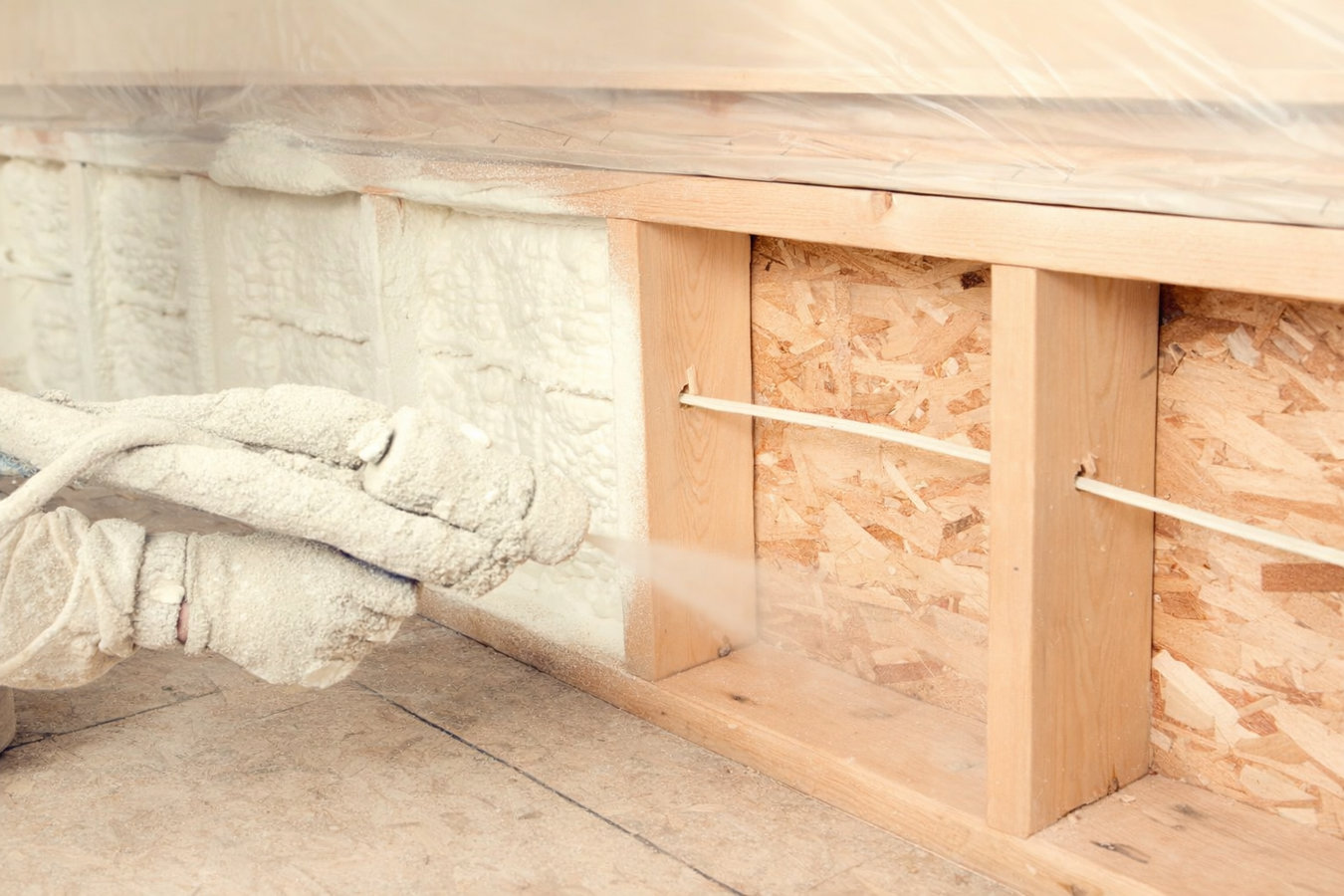 Closed-cell foam insulation